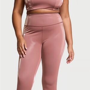VSX Liquid Shine Leggings.